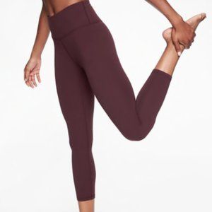 Athleta Elation Capri in Auberge Burgundy Size L